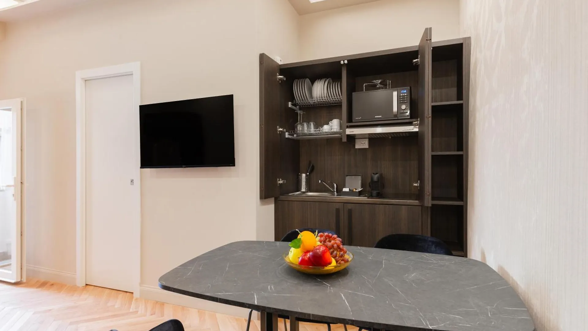 Aparthotel H77 Apartments - Maison D'Art Collection Rome Italy